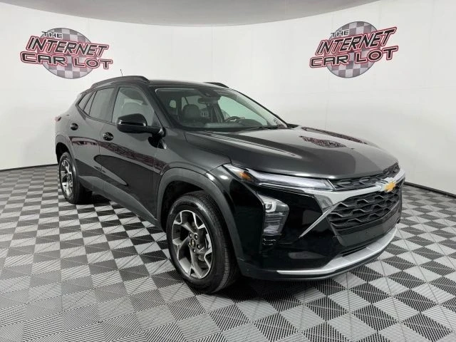 2025 Chevrolet Trax - Image 9 of 12
