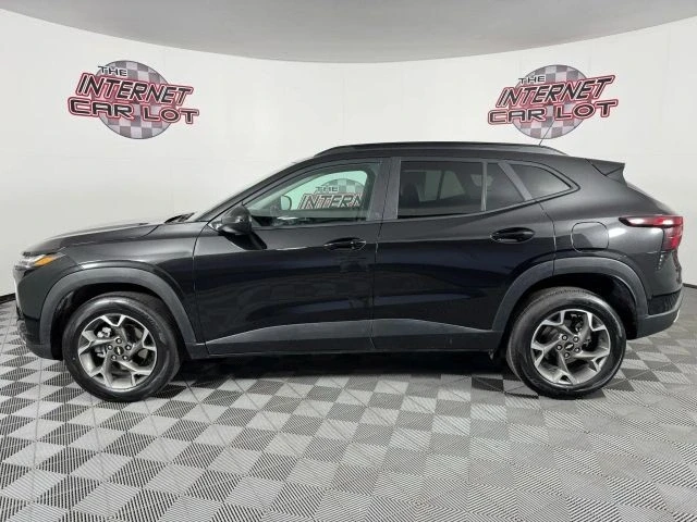 2025 Chevrolet Trax - Image 4 of 12