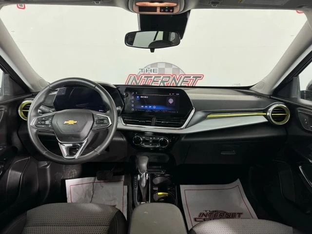 2025 Chevrolet Trax - Image 11 of 12