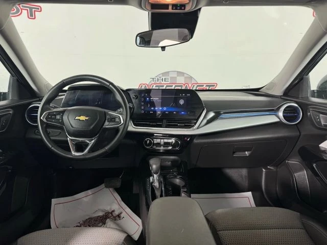 2025 Chevrolet Trax - Image 11 of 12