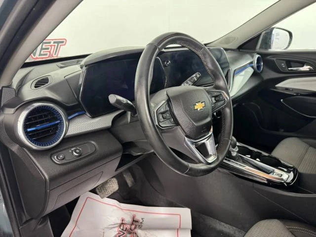 2025 Chevrolet Trax - Image 10 of 12