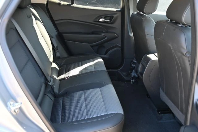 2025 Chevrolet Trax - Image 15 of 18