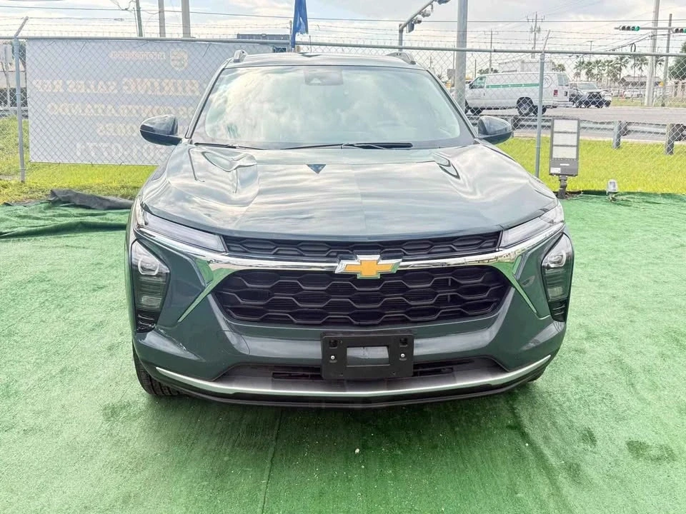 2025 Chevrolet Trax - Image 3 of 10