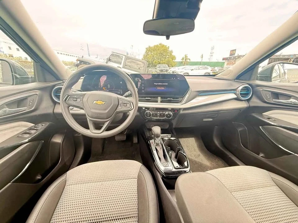 2025 Chevrolet Trax - Image 10 of 10