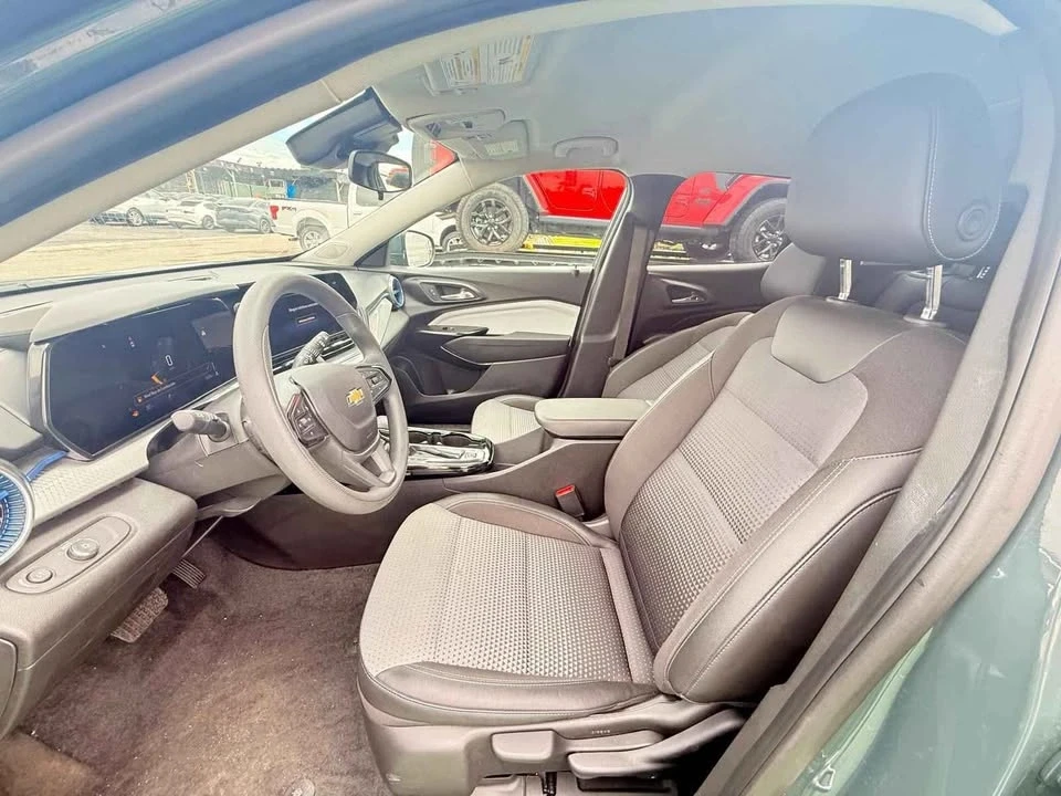 2025 Chevrolet Trax - Image 7 of 10