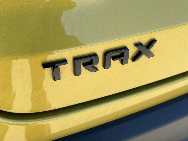 2025 Chevrolet Trax - Image 10 of 20