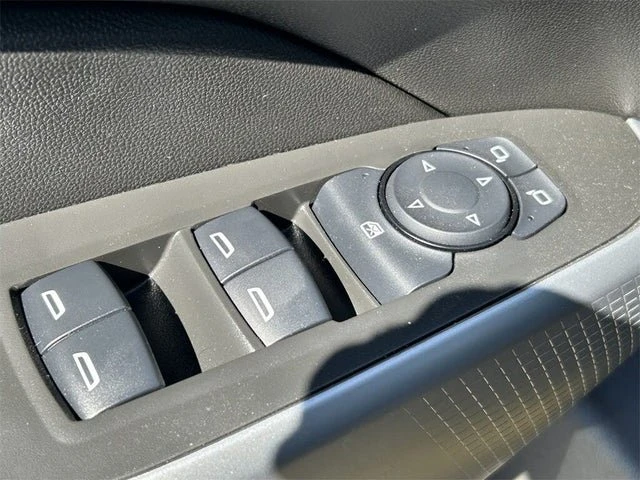 2025 Chevrolet Trax - Image 16 of 20
