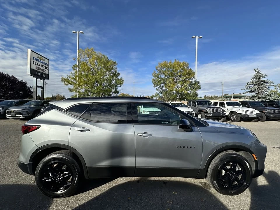 2025 Chevrolet Blazer - Image 7 of 10