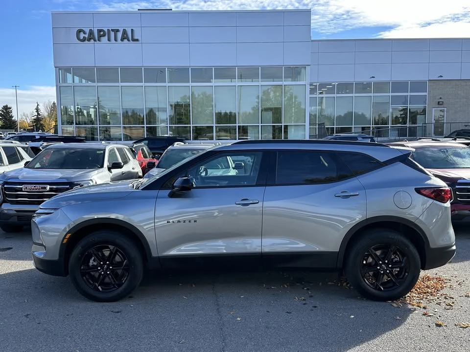 2025 Chevrolet Blazer - Image 3 of 10