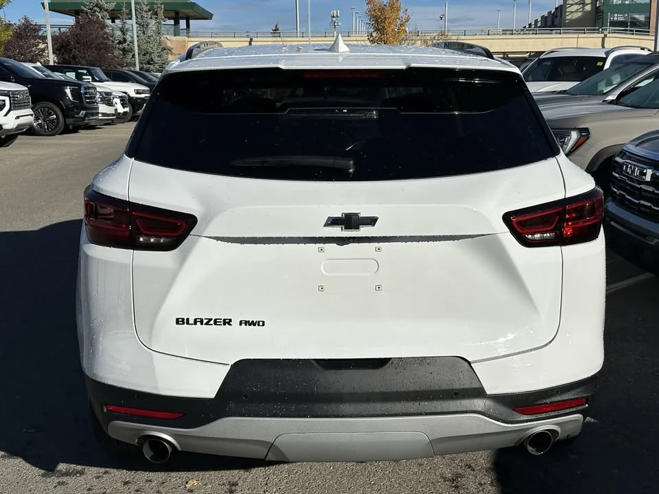 2025 Chevrolet Blazer - Image 5 of 10