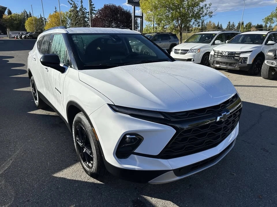 2025 Chevrolet Blazer - Image 8 of 10