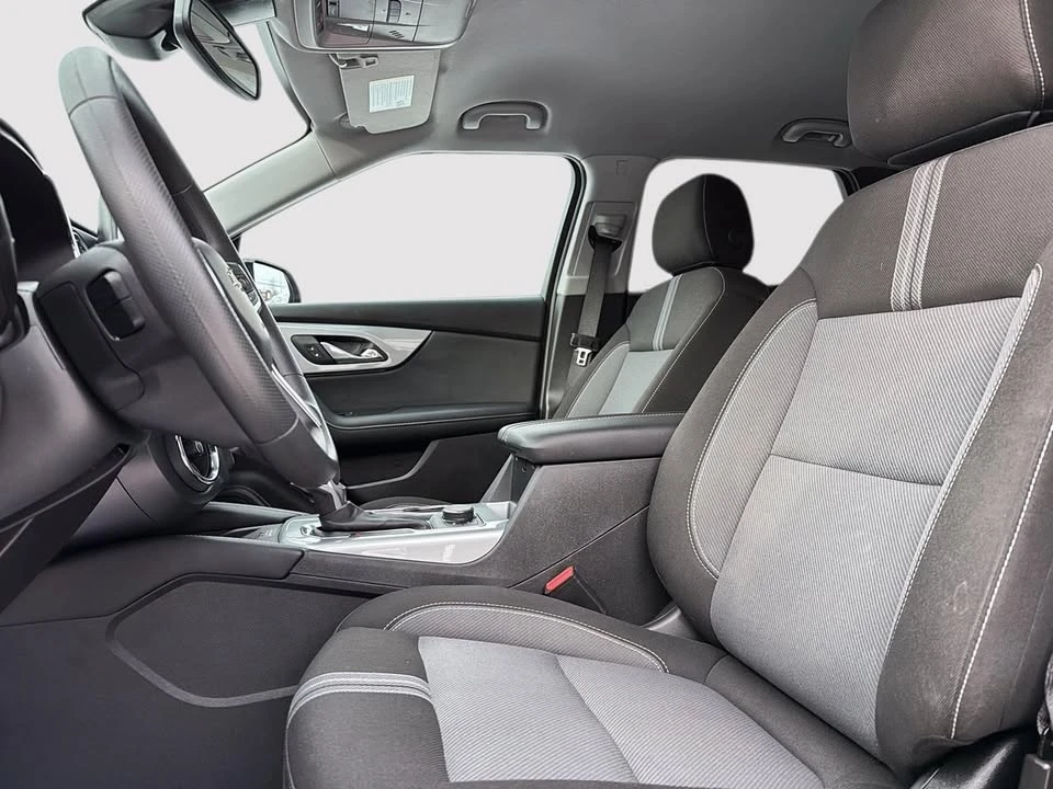 2025 Chevrolet Blazer - Image 9 of 10