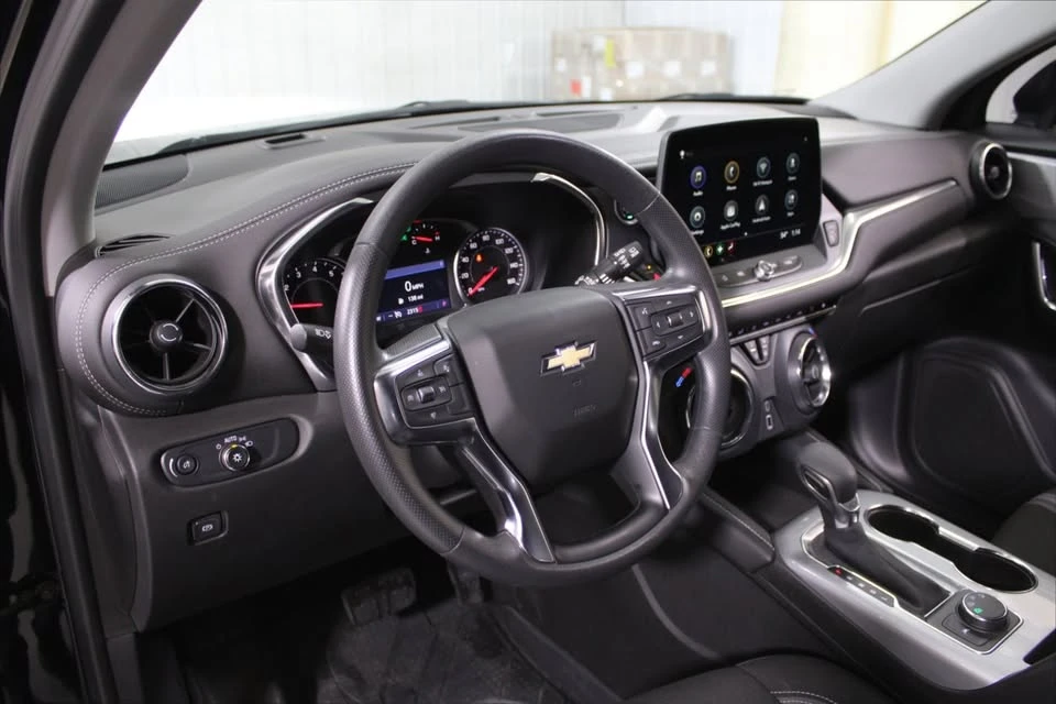 2025 Chevrolet Blazer - Image 9 of 17