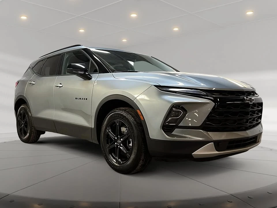 2025 Chevrolet Blazer - Image 3 of 20