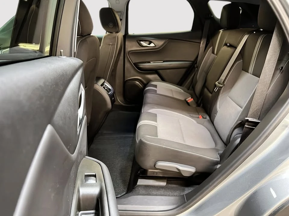 2025 Chevrolet Blazer - Image 9 of 20