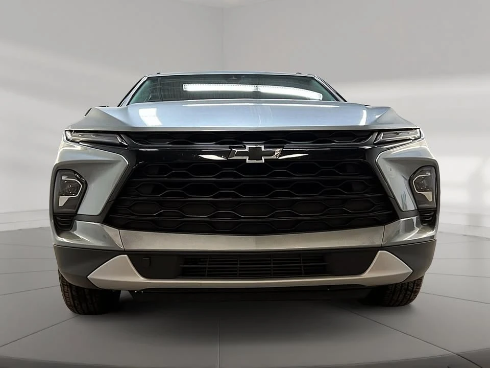 2025 Chevrolet Blazer - Image 2 of 20