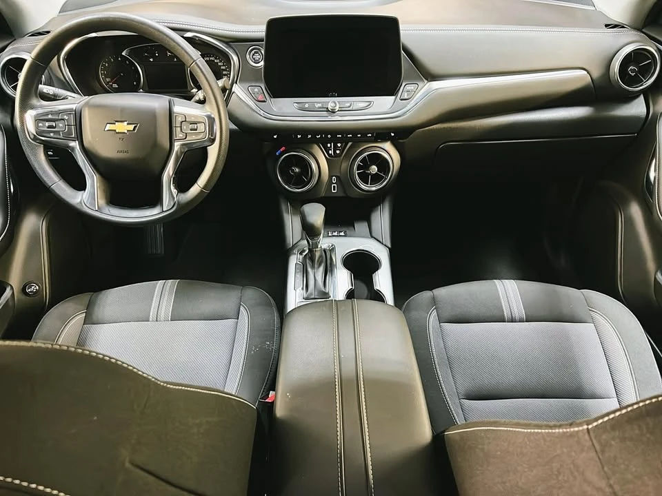 2025 Chevrolet Blazer - Image 10 of 20