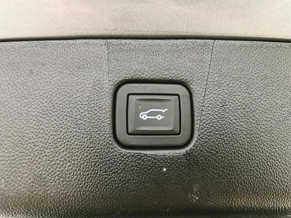2025 Chevrolet Blazer - Image 13 of 20