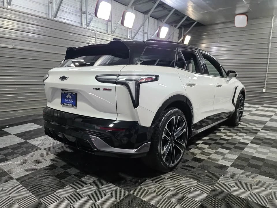 2025 Chevrolet Blazer - Image 3 of 17