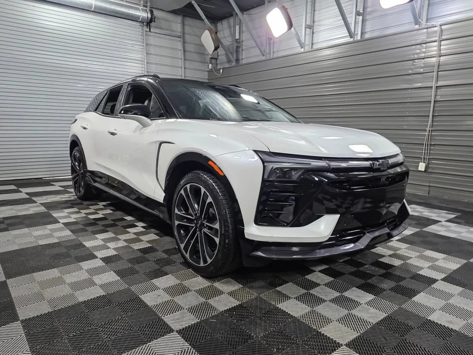 2025 Chevrolet Blazer - Image 2 of 17