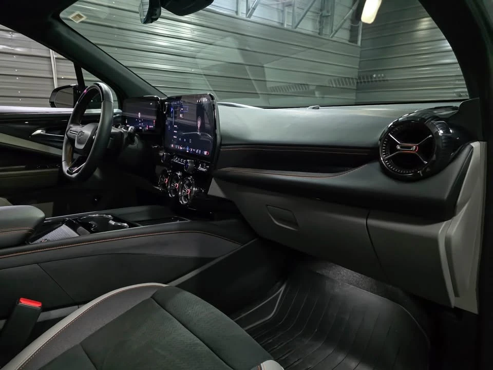 2025 Chevrolet Blazer - Image 10 of 17