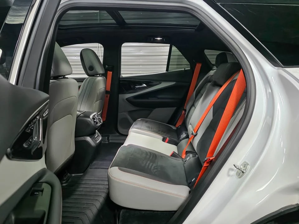 2025 Chevrolet Blazer - Image 13 of 17