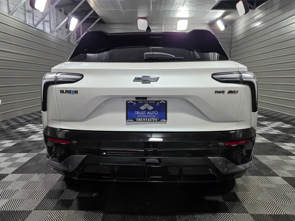 2025 Chevrolet Blazer - Image 4 of 17