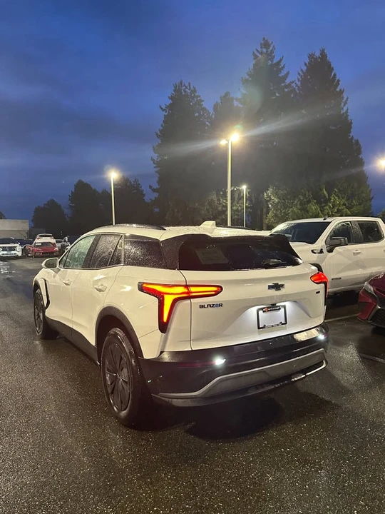 2025 Chevrolet Blazer - Image 4 of 11
