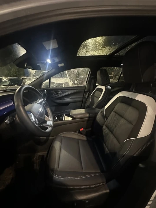 2025 Chevrolet Blazer - Image 7 of 11
