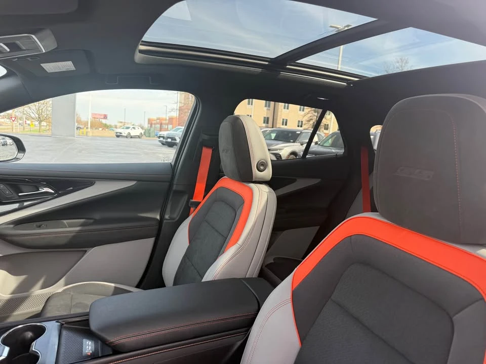 2025 Chevrolet Blazer - Image 13 of 19