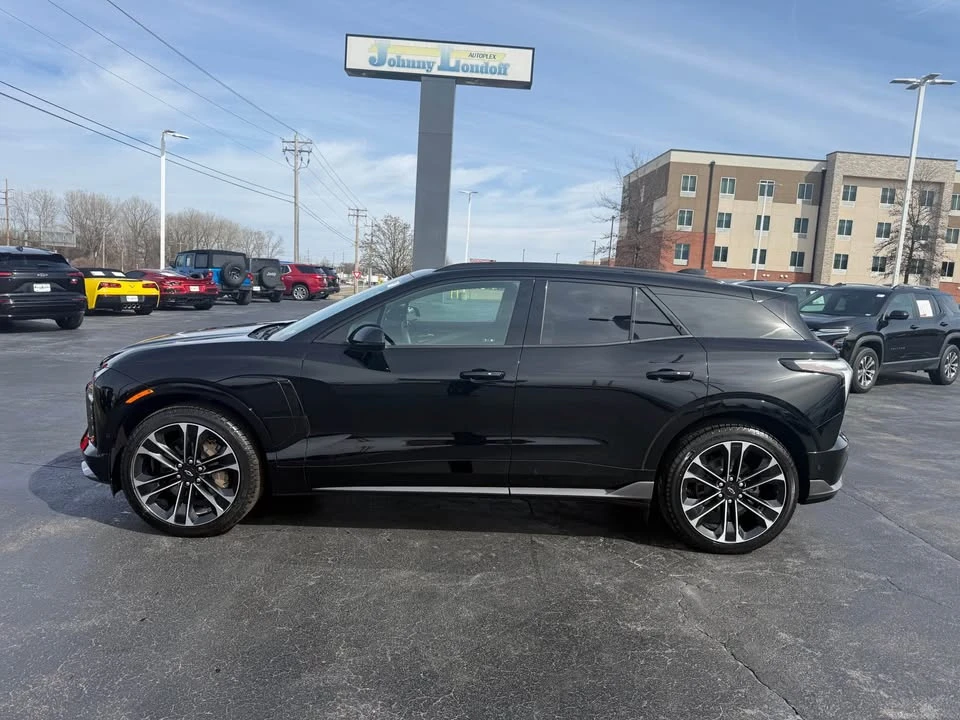 2025 Chevrolet Blazer - Image 2 of 19