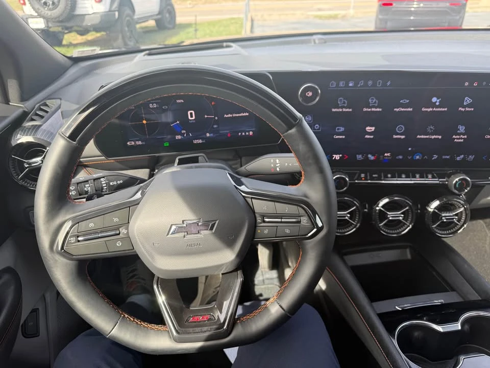 2025 Chevrolet Blazer - Image 18 of 19