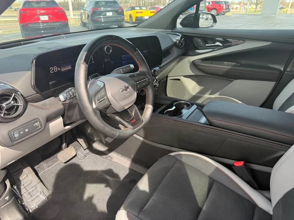 2025 Chevrolet Blazer - Image 12 of 19