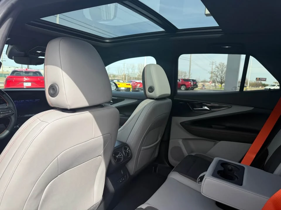 2025 Chevrolet Blazer - Image 11 of 19