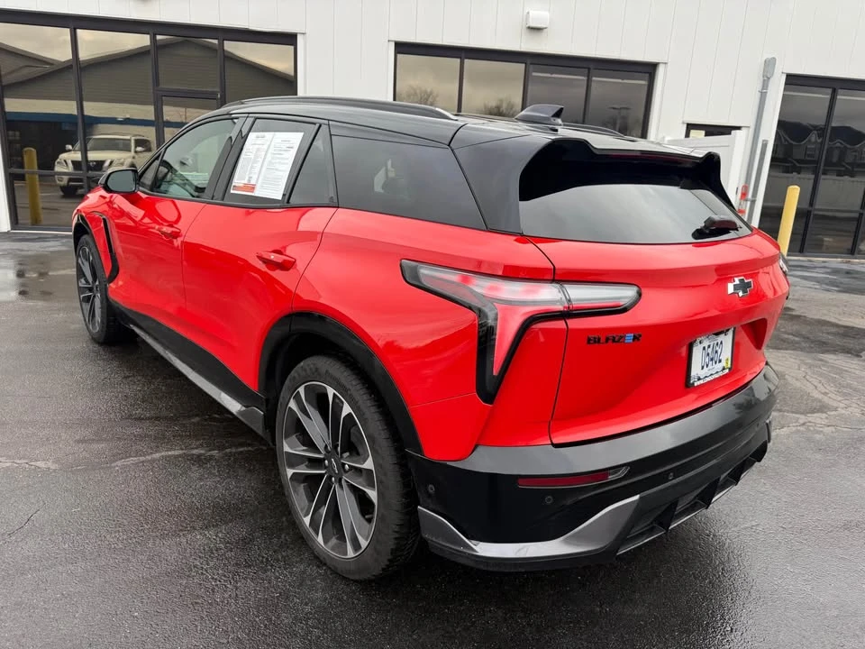 2025 Chevrolet Blazer - Image 2 of 11