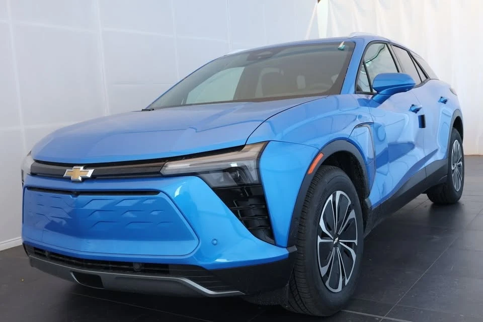 2025 Chevrolet Blazer - Image 2 of 19