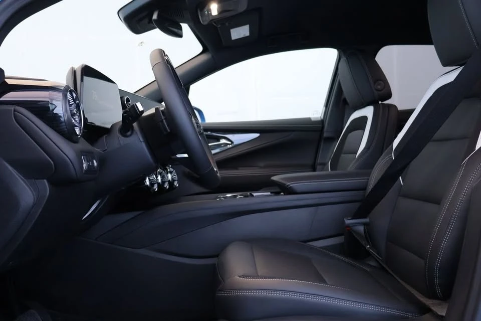 2025 Chevrolet Blazer - Image 4 of 19