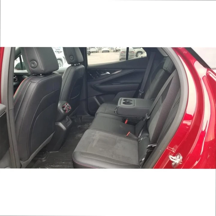 2025 Chevrolet Blazer - Image 15 of 15