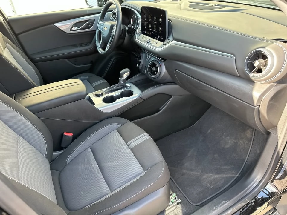 2025 Chevrolet Blazer - Image 11 of 20