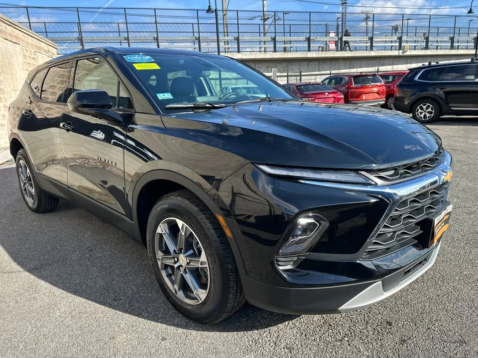 2025 Chevrolet Blazer - Image 3 of 20
