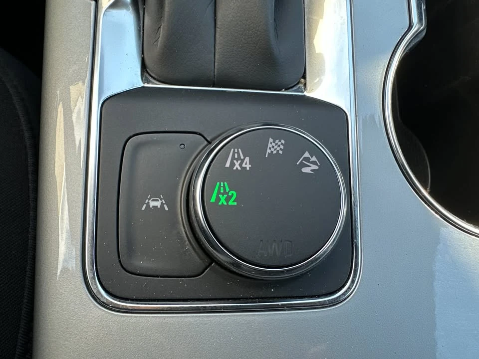 2025 Chevrolet Blazer - Image 18 of 20