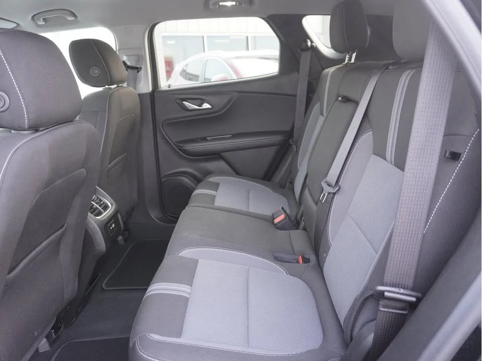 2025 Chevrolet Blazer - Image 13 of 18