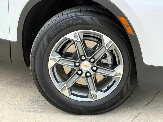 2025 Chevrolet Blazer - Image 2 of 20