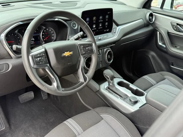 2025 Chevrolet Blazer - Image 10 of 20
