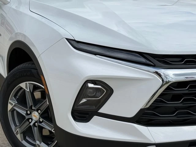 2025 Chevrolet Blazer - Image 3 of 20