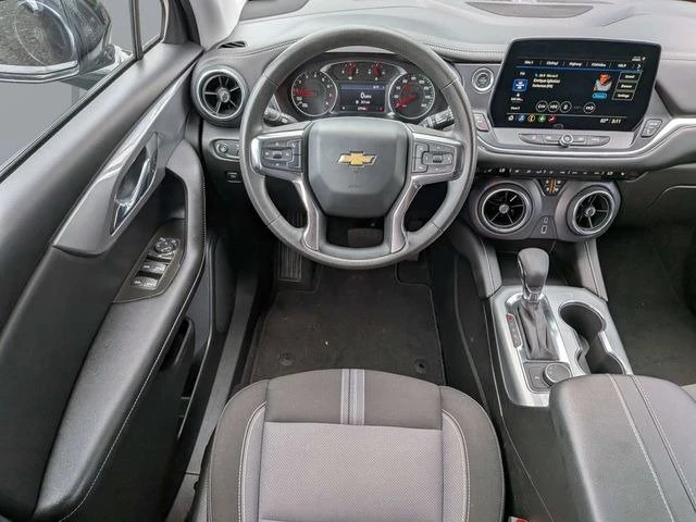 2025 Chevrolet Blazer - Image 8 of 13
