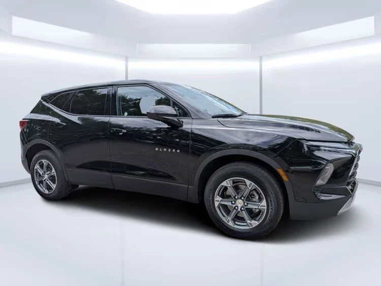 2025 Chevrolet Blazer - Image 3 of 13