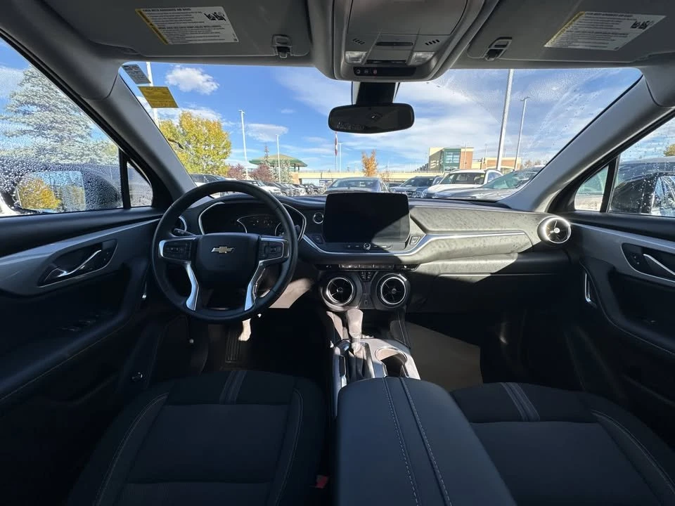 2025 Chevrolet Blazer - Image 10 of 17