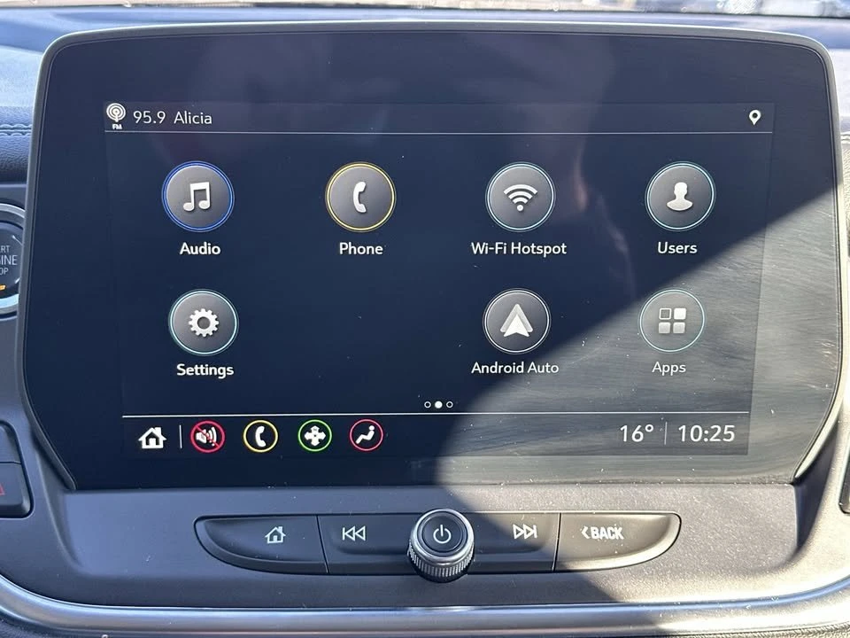 2025 Chevrolet Blazer - Image 12 of 17