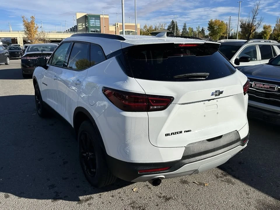 2025 Chevrolet Blazer - Image 4 of 17